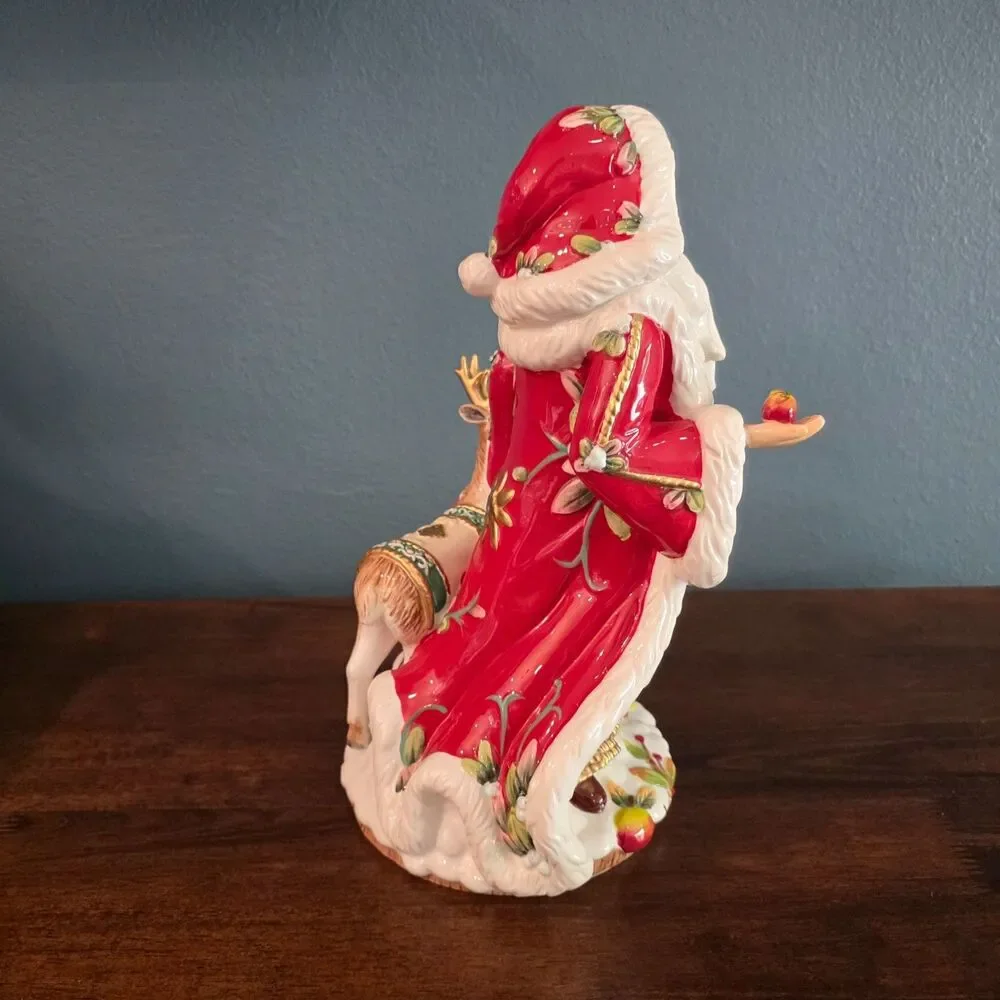 Corner Ruby Christmas Woodland Santa Deer Figurine 15
